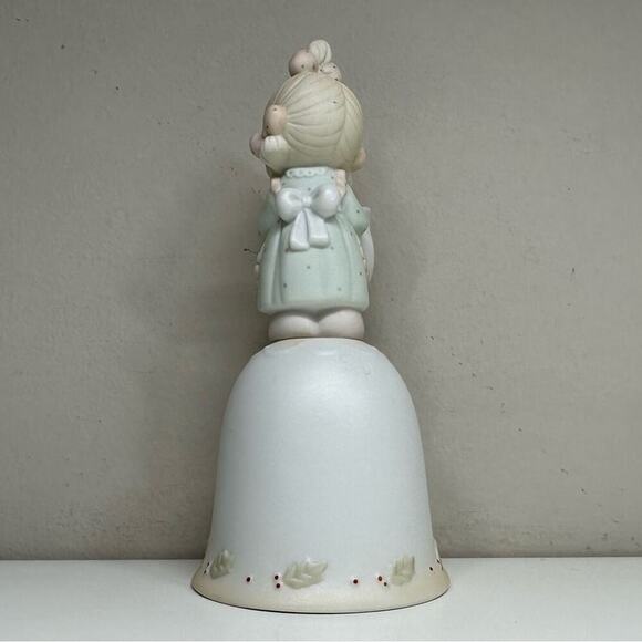 Precious Moments | 1992 | Annual Bell | 527726 - Picture 4 of 9